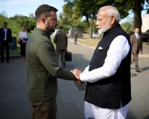 Recently, Indian Prime Minister Narendra Modi met with Ukrainian President Volodymyr Zelenskyy in Ukraine.