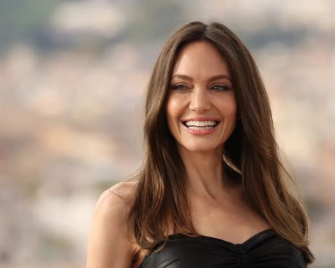 According to Variety, Angelina Jolie will receive the TIFF Tribute Award for Impact Media at the forthcoming film festival.